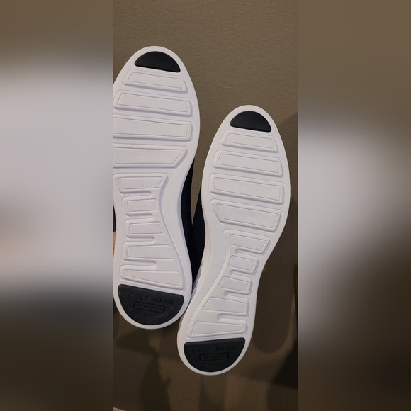 Cole Haan size 7 - Picture 3 of 3